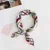 Lenço Quadrado Pequeno de Mola 50cm Estampa Coreana Tendência Elegante para Uso Profissional Lenço Pequeno Decorativo Moda Estampado Pequeno Lenço de Seda