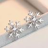 Cao Shi Aretes K-Style de Copo de Nieve Exquisito con Incrustaciones de Zircón Aretes Pequeños Frescos Joyería de Navidad Año Nuevo para Mujer
