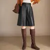 Pantalones cortos de cuero para mujer 2026 para otoño e invierno, pantalones de cuero PU lavado, pantalones cropped de pierna ancha de cintura alta, pantalones cortos tipo boot sueltos y que estilizan, pantalones rectos de longitud media
