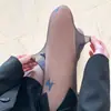 Medias de seda pantimedias para mujer sexys de seda negra tirantes de seda negra línea roja encaje hueco medias de red una pieza delgado tubo largo