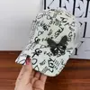 Gorra de Béisbol de Malla Transpirable de Verano para Mujer con Estampado Completo de Letras, Logo de Mariposa con Pedrería, Gorra de Visera Versátil Estilo Coreano