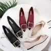 Zapatos de Charol 2026 Nuevo Estilo Coreano Primavera y Verano Zapatos Casuales Versátiles de Tacón Bajo Puntiagudos de Punta Poco Profunda para Mujer Fabricante
