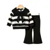 26 Roupa de Menina para Primavera e Outono Novo Estilo Gola Boneca Moletom Listrado Calça Flare Cor Sólida Fashion e Elegante Direto da Fábrica