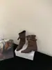 Botas de salto grosso plissadas estilo retrô coreano com fivela de cinto para mulheres, novidade outono e inverno 2026, bico fino, versáteis, botas de montaria femininas
