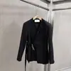 Blazer cruzado de cuello en V estilo Ins para Otoño 2026 con cinturón de hebilla metálica, entallado a la cintura, elegante chaqueta de traje para ir al trabajo