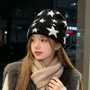 Gorros de inverno combinando para pais e filhos, com design grosso, quente e tricotado com padrão de estrela de cinco pontas, disponíveis nos estilos de pelúcia e tricotado para adultos e crianças.