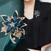 Broche de Lujo Ligero para Mujer, Ramillete de Cristal de Gama Alta, Accesorio para Fijar Traje, Pin de Accesorio para Ropa, Al por Mayor en Stock