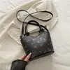 Bolso de Mano Nuevo de Moda para Niña, Bolso Tote de Cereza de Moda para Viajes Diarios, Bolso de Hombro Texturizado Estampado de Comercio Exterior, Bolso de Axila