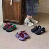 Zapatillas infantiles con puntera de concha 2026 nuevos modelos primavera y otoño zapatos de niña zapatillas de entrenamiento alemanas zapatillas deportivas transpirables para niño estrella