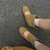 Botines Cortos para Mujer Estilo Retro con Aumento Oculto de Altura, Gamuza, Punta Redonda, Lazo y Diseño Calado, Botines Slip-On de Moda Verano 2026
