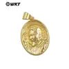 Wt-Jfe146 Latón de Textura de Alto Grado Colgante Religioso Caracteres Vívidos Tallado Diseño de Grabado Collar Accesorios de Cobre