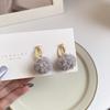 Brincos de Bola de Pelo Quentes Elegantes Fofos com Agulha de Prata S925 para Mulheres Outono Inverno Bola de Pelo de Cordeiro Brincos Foscos Presilha de Orelha