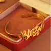 Pulseras de Letras de Acero Inoxidable Europeas y Americanas, Pulseras Impermeables de Acero de Titanio Chapadas en Oro de 18K para Mujer, Accesorios de Alta Gama, Joyería de Pulseras Transfronteriza