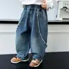 Ropa de Primavera y Otoño para Niños Pantalones Vaqueros con Borde Deshilachado y Múltiples Bolsillos Estilo Coreano Pantalones Casuales Sueltos Modernos y Geniales para Niños Pequeños y Niños Pequeños