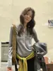 Novos designs de outono e inverno: tops de tricô estilosos estilo Henley com gola meio aberta, suéteres de manga comprida estilo coreano e peças básicas para mulheres