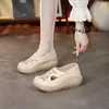 Zapatos de tacón de plataforma de cuña hueca de cuero genuino de verano para mujer, puntera cubierta con agujeros transpirables, cómodos para personas de mediana edad y mayores