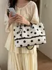Bolsa de mano de lunares de gran capacidad transfronteriza, nuevo estilo coreano 2026, bolso casual versátil para el hombro, bolso de hombro fresco