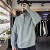 Top base versátil de peso pesado, corte holgado, estilo high-street para hombre, cuello mao, bordado, chaqueta sudadera estilo semi-nuevo 2025, sin cierre