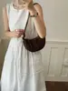Bolso cruzado de un solo hombro tipo medialuna para mujer de principios de otoño, bolso de mujer para compras y citas, bolso de gamuza tipo dumpling, bolso de hombro de gran capacidad para el día a día
