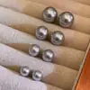 Aretes de Perla de Imitación Color Azul Vinca/Gris Plata Shijia Luz Fuerte Aretes de Plata de Ley 925 Aretes Simples de Alta Gama Venta al por Mayor