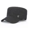 Gorra plana de lana para hombre de otoño e invierno transfronteriza, engrosada y cálida, gorra de pico para mediana edad y ancianos, sombrero de algodón a prueba de frío para exteriores con protección para los oídos