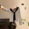 Camiseta de manga larga a rayas con cuello navy y bloques de color para mujer, estilo coreano otoño 2026, top ajustado con un diseño elegante