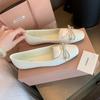 Sapatos Baixos de Couro com Pérolas, Sapatilhas Prata para Mulheres, Bico Quadrado com Laço, Solado Macio, Bico Redondo Clássico
