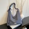 Bolsa de nylon floral estilo coreano, corte relaxed, para mulheres, nova coleção 2026, versátil para o trabalho e uso diário, bolsa tote de grande capacidade que pode ser carregada no ombro ou na transversal
