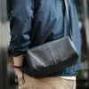 Bolso Original de Cuero para Hombre, Bolso Cruzado de Hombro para Viajes Diarios, Bolso Pequeño Casual, Bolso Sencillo Versátil para Hombre, Bolso Tipo Almohada de Gama Alta, Moderno