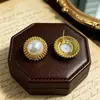 Pendientes de Perla y Encaje Estilo Retro Diseño de Borde Trabajo Pesado Pendientes de Botón de Perla Redonda Pendientes Ligeros de Lujo Temperamento Elegante para Mujer