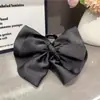 Pasador Negro Satinado con Diamantes Calientes Estilo Princesa Pinza de Lazo Pinza de Tiburón Grande en la Parte Posterior de la Cabeza Nuevos Accesorios para el Cabello