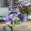Venta al por mayor de flores artificiales de color púrpura oscuro para bodas, taro morado de uva, decoración suave para salón de bodas morado, decoración con plomo en el camino, flor falsa.