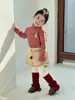 2025 Novo Estilo Coreano de Inverno Roupas Infantis Meninas Colete Bordado Reversível com Gola Alta Jaqueta Colete Acolchoado Xadrez