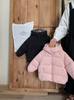Outono e Inverno Novos Casacos de Penas com Capuz em Cores Contrastantes para Meninos e Meninas, Jaquetas Curtas de Algodão, Jaquetas Quentes Médias e Grandes para Crianças, Exportação