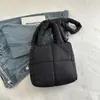 Bolsa Acolchoada de Algodão Estilo Ins para Terno Feminino 2024 Popular Versátil Portátil Bolsa de Ombro Bolsa Transversal Bolsa Feminina