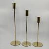 Candelabro Reto Europeu Suporte para Vela Metal Candlestick Ornaments Arte em Ferro Simples Acessível Luxo Ornaments Mesa de Jantar Modelo Sala de Estar Ornaments