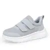 Tênis de caminhada masculinos e femininos, malha fly-knit de verão, cano baixo, velcro, biqueira larga, tecido de malha, tênis casuais para corrida para idosos, atacado