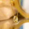 Collar de alta calidad, elegante y lujoso con circonita cúbica completa e incrustación de cobre delicada, presentando un diseño simple, moderno y exquisito, perfecto como cadena para clavícula o cadena para el cuello.