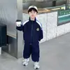 Traje para Niños Primavera Otoño Guapo Ropa Deportiva Infantil Moderna 2026 Nuevo Estilo Ropa para Niños Pantalón de Chándal para Bebé Niño Conjunto de Dos Piezas