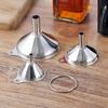 Embudo de acero inoxidable en stock, juego de tres piezas con cepillo, mini embudo para fugas de aceite y vino, dispensador de líquido integrado.
