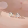 Aretes de Tornillo Huecos de Plata Pura S999 en Forma de Espiral, Simples y Versátiles, Dulces y Minimalistas, Aretes de Moda Únicos y Modernos, Venta al por Mayor