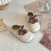 Zapatos de Baile de Rendimiento Antideslizantes de Suela Blanda Nuevos para Niñas Primavera y Otoño Zapatos para Caminar de Bebé Versátiles de Moda Zapatos de Princesa Zapatos Pequeños de Cuero