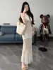 Vestido Feminino de Verão Elegante com Renda e Seda Gelada, Cintura Marcada, Ajustado ao Corpo, Modelo Sereia Longo, Absolutamente Lindo Vestido Longo de Férias