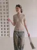Blusa Feminina Cáqui Gola V Manga Curta Estilo Old Money, Camisa de Tricô Ice Silk de Alta Qualidade Slim Fit, Blusa de Ombro Normal 8672