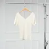 Camisa Base Casual Versátil para o Dia a Dia Warren Hailong Leah Malha com Lã e Seda Gola V Manga Curta para Mulheres
