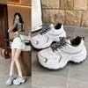 Otoño 2026 Zapatos Deportivos Transpirables Nuevos para Mujer Ligeros Cómodos Versátiles Casuales Zapatos para Correr Estudiante Zapatos Cortez Zapatos de Papá