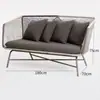 Conjunto de móveis de rattan para exterior de três peças: sofá de lazer para terraço de pátio, mesa de centro simples para exterior e combinação de mesa e cadeira pequenas para pousadas