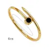 Pulsera de uñas de acero inoxidable bestseller transfronteriza, no se decolora, concha negra, electrochapado al vacío 18k, pulsera de moda