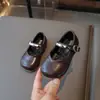 Sapatos femininos, sapatos pequenos de couro, mocassins de sola macia, coleção primavera/outono 2026, sapatos infantis, sapatilhas rasas estilo princesa para bebês meninas