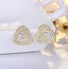 Novos brincos da moda para o dia a dia com design triangular de zircônia oito-corações-oito-flechas, tarraxas de prata 925 banhadas a ouro real, novo modelo de alta qualidade